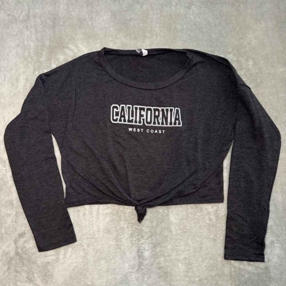 7Day Weekend Crop Top Size L Tie Front California West Coast Graphic Long Sleeve